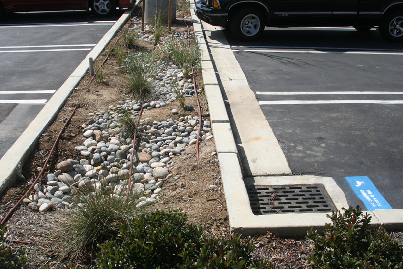 The Summit At Calabasas - LEED Consulting, ENR architects, Granbury, TX 760492 - Bioswale parking
